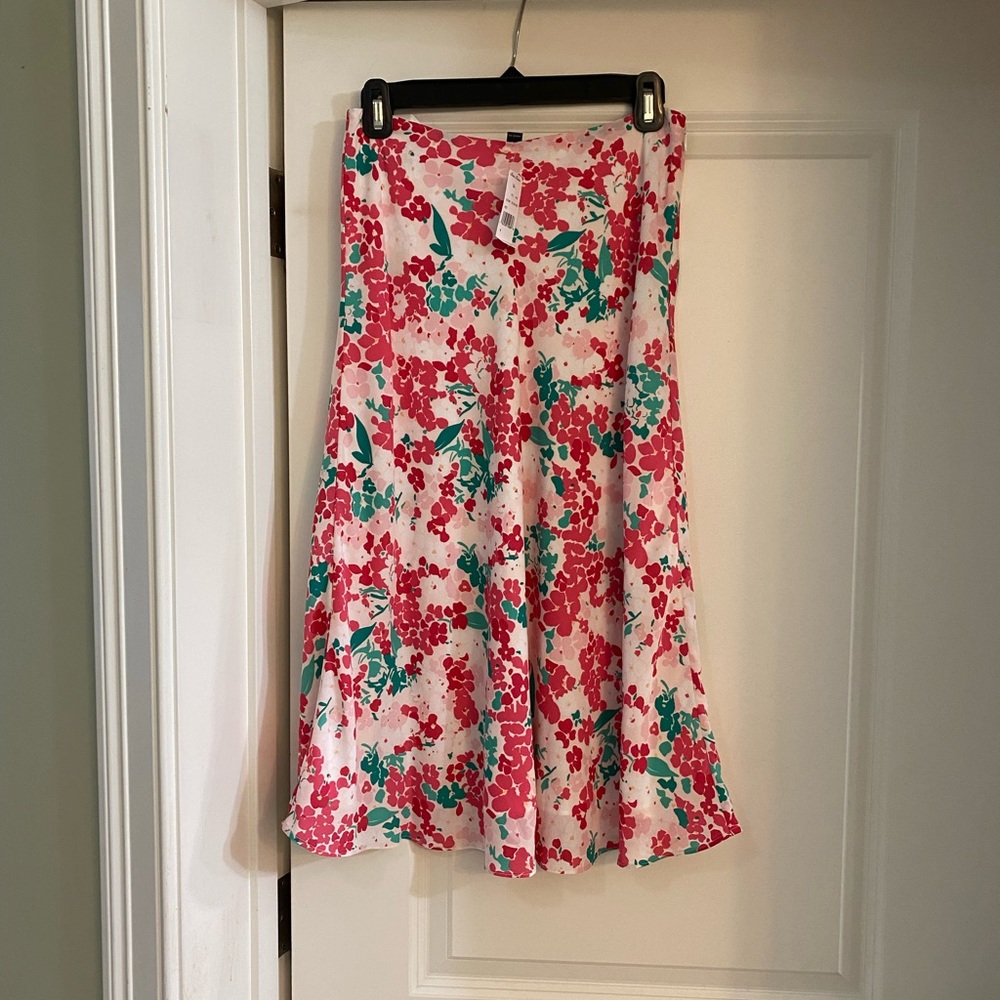 Brooks Brothers pretty skirt. NWT